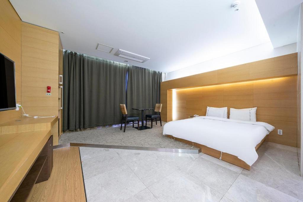 Business Design Hotel Luv Incheon Ngoại thất bức ảnh