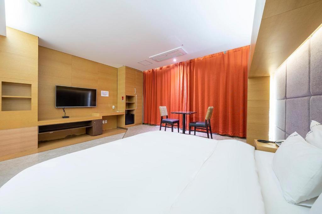 Business Design Hotel Luv Incheon Ngoại thất bức ảnh