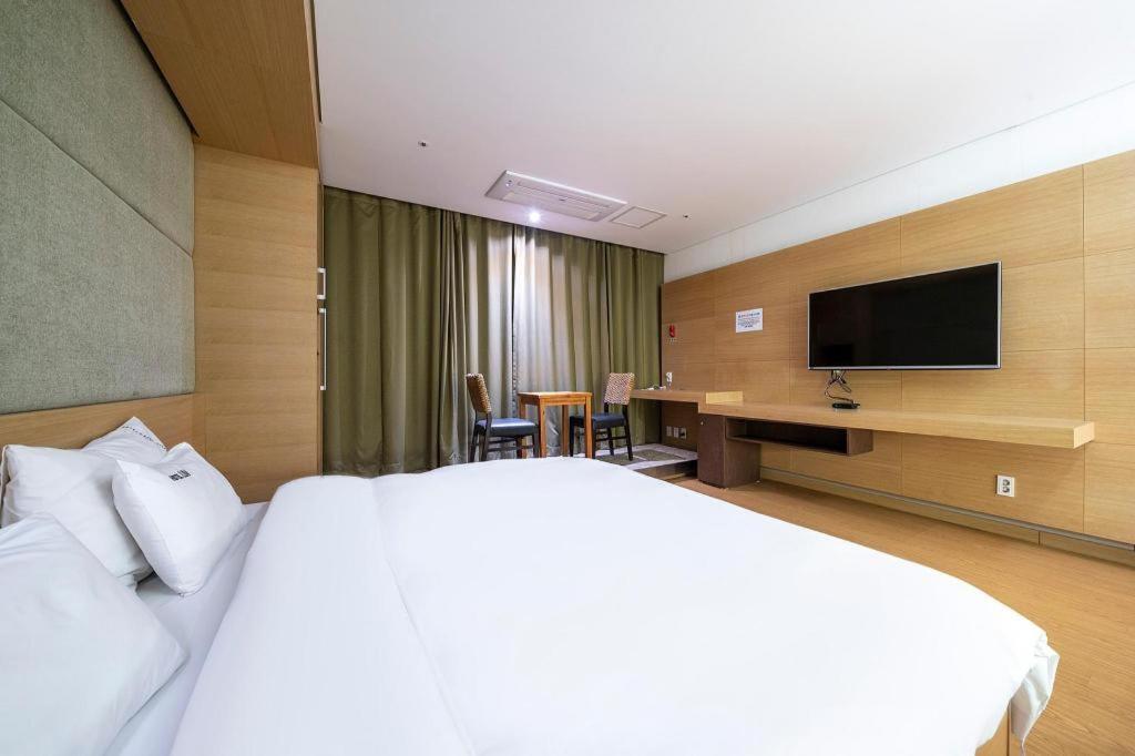 Business Design Hotel Luv Incheon Ngoại thất bức ảnh