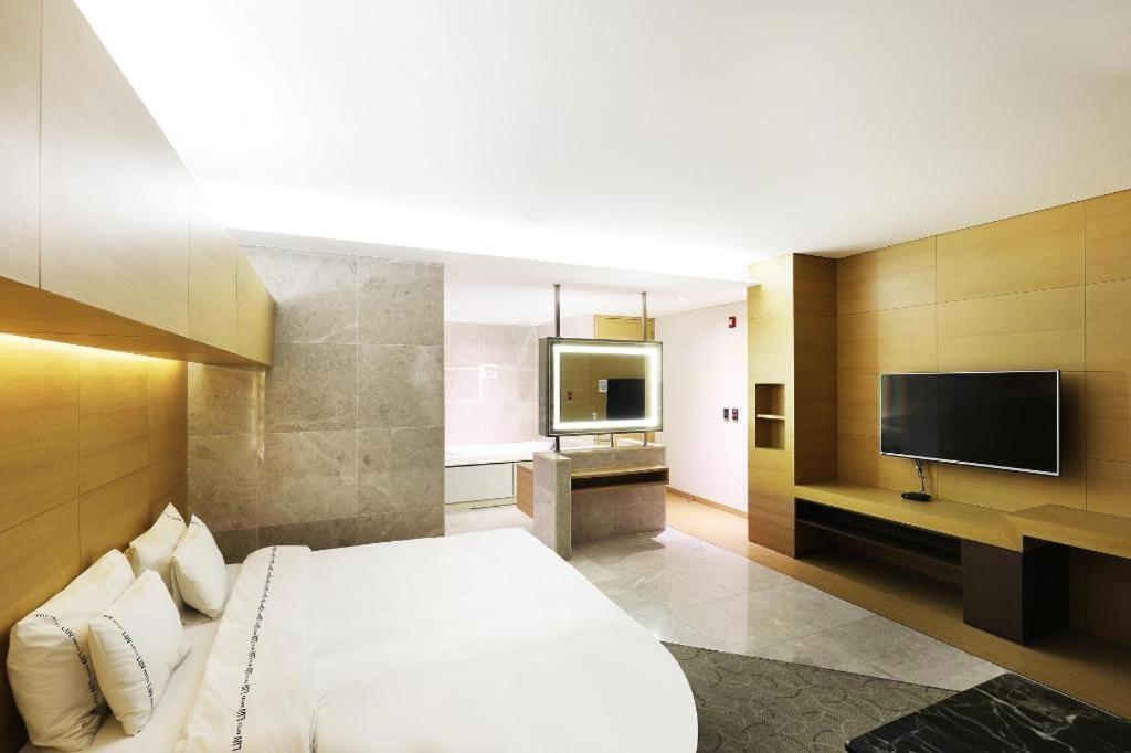 Business Design Hotel Luv Incheon Ngoại thất bức ảnh