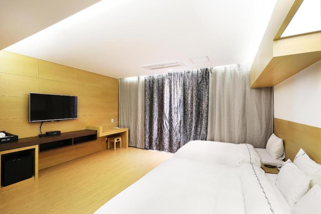 Business Design Hotel Luv Incheon Ngoại thất bức ảnh