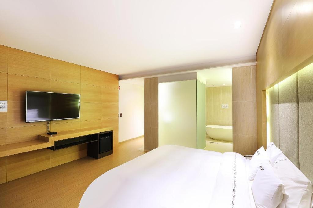 Business Design Hotel Luv Incheon Ngoại thất bức ảnh