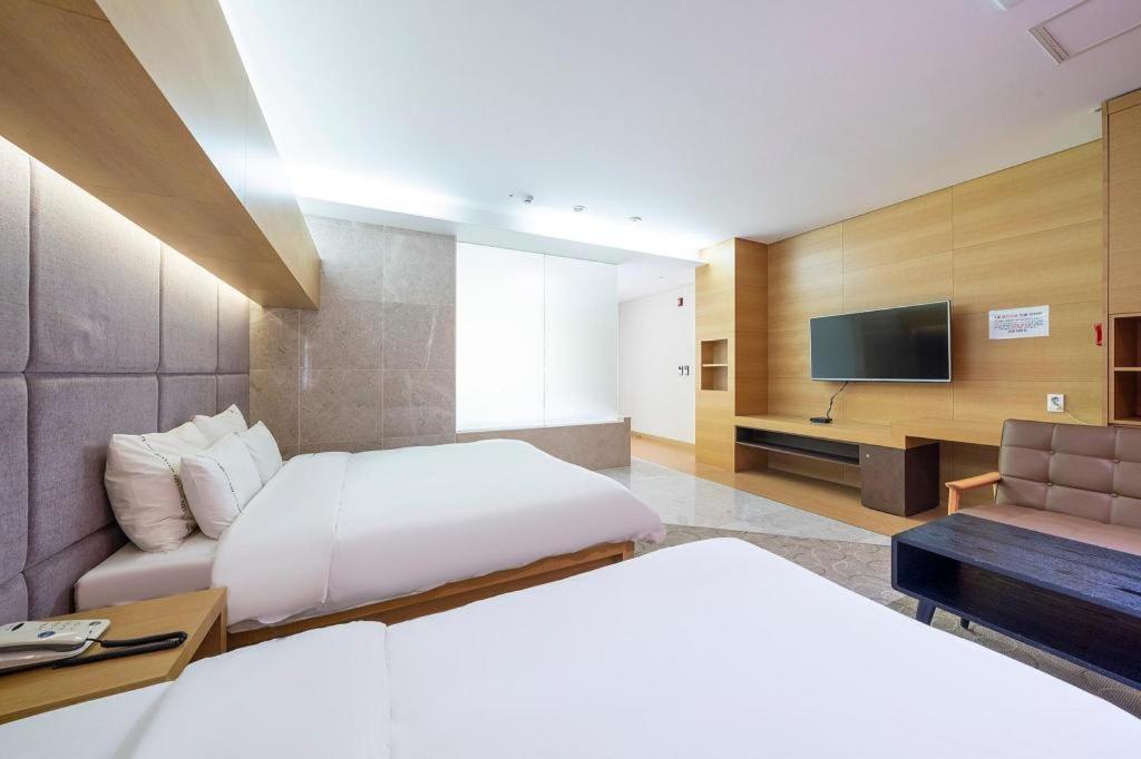 Business Design Hotel Luv Incheon Ngoại thất bức ảnh