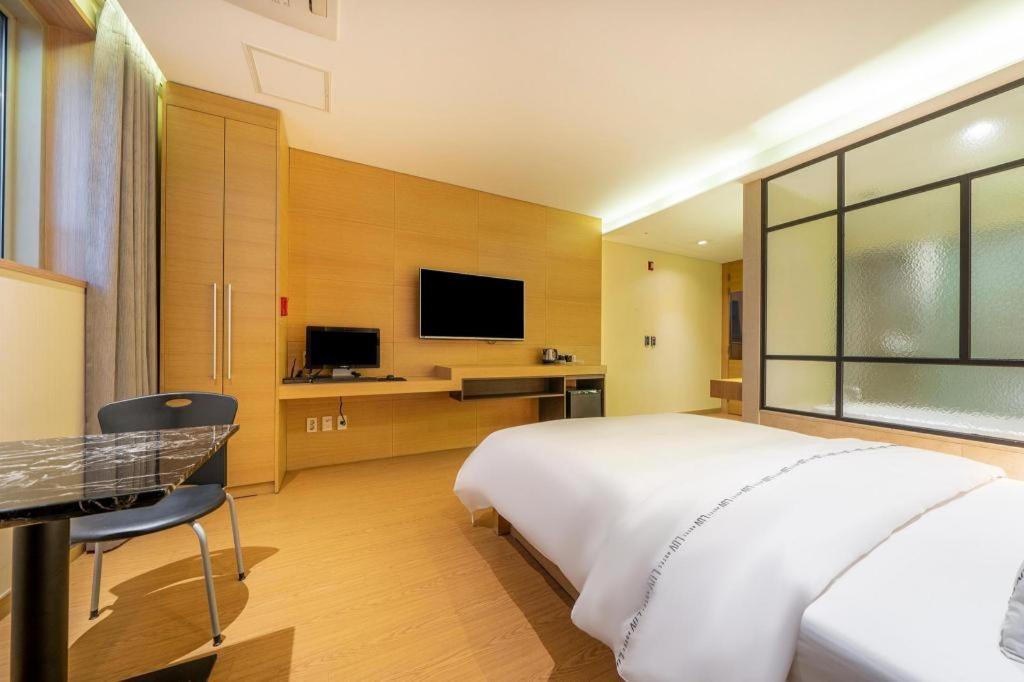 Business Design Hotel Luv Incheon Ngoại thất bức ảnh